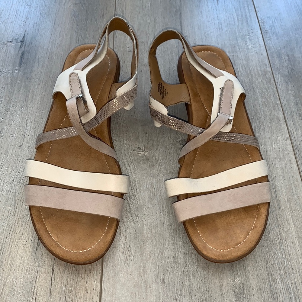 Easy Spirit Leather Tan/Beige Sandal 7
